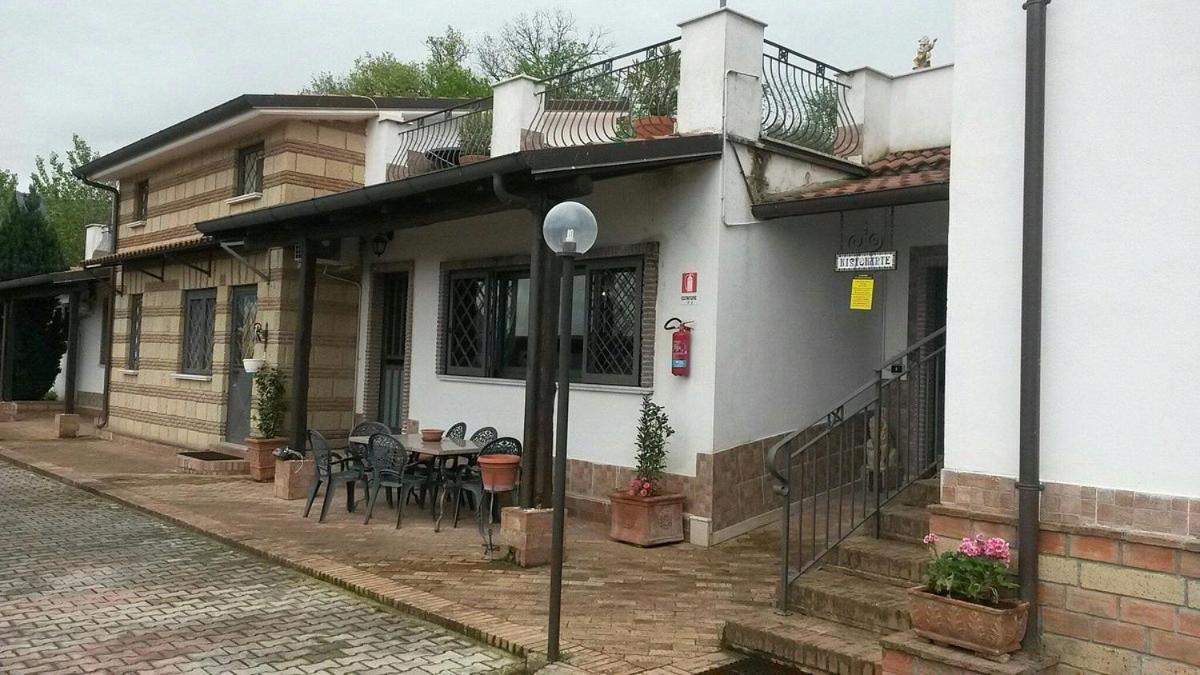 Agriturismo Borgo Nuovo Sant'Agata Dei Goti Migliara-San Silvestro Exterior foto